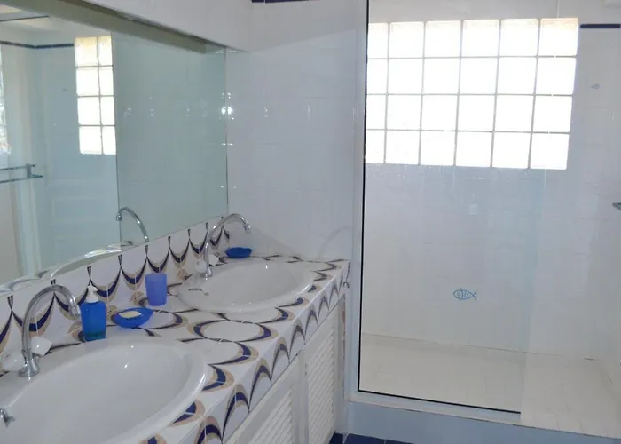 2 Pieces Pied Dans L'eau Πόρτο Βέκιο